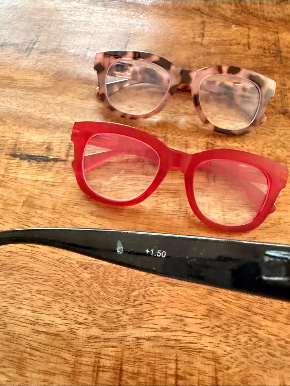 Set of 3 Fashionable Cat-Eye reading Glasses - 1.50 Black, Tortoiseshell & Red